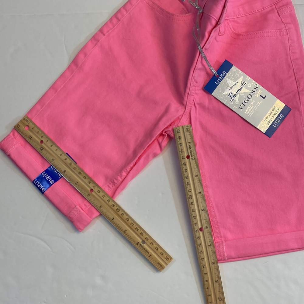 Shorts - Picture 2 of 11